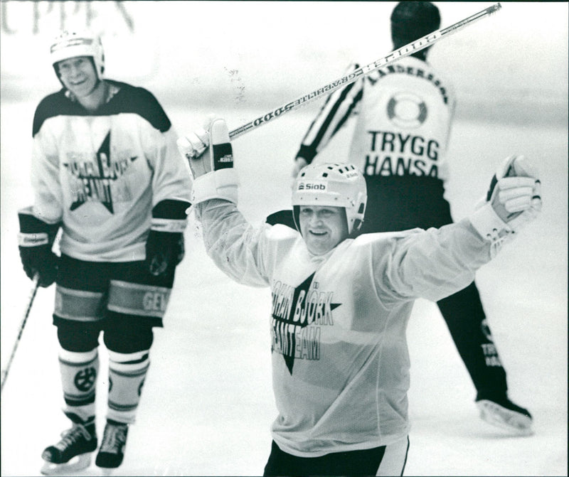 Bullen Old Stars mot Johan Björk Dream Team - Vintage Photograph