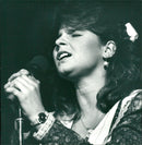 1990 MUSIC PERSONS SINGER SHELF HAGGKVIST ARCHIVE PEOPLE GOWSEUS ARTIST - Vintage Photograph