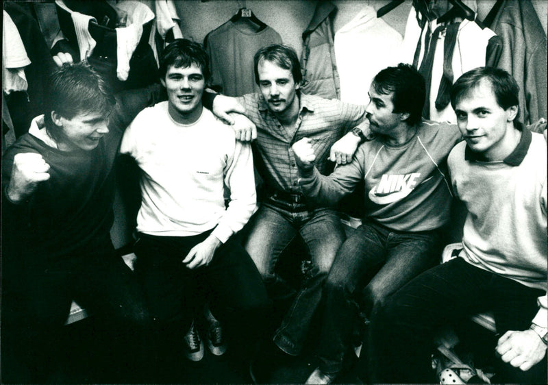 Björklöven ishockey. Peter Edström, Peter Andersson, Tore Öqvist, Rolf Älvero och Jan Lindholm - Vintage Photograph