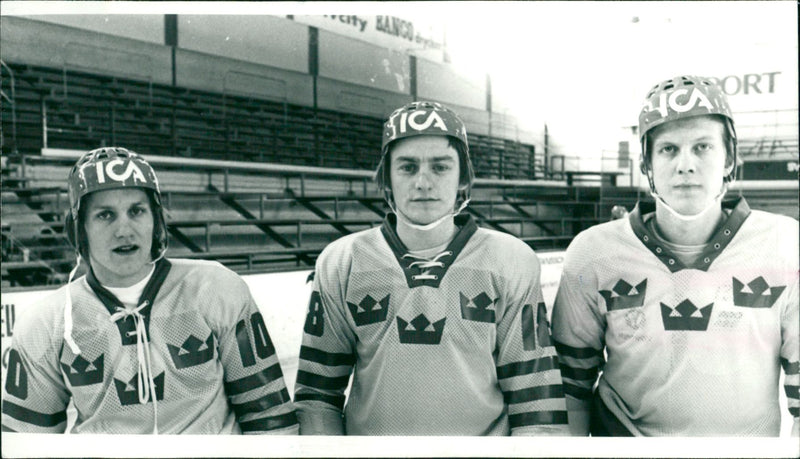 Martin Karlsson, Krobbe Lundberg och Stefan Canderyd, Tre Kronor ishockey - Vintage Photograph