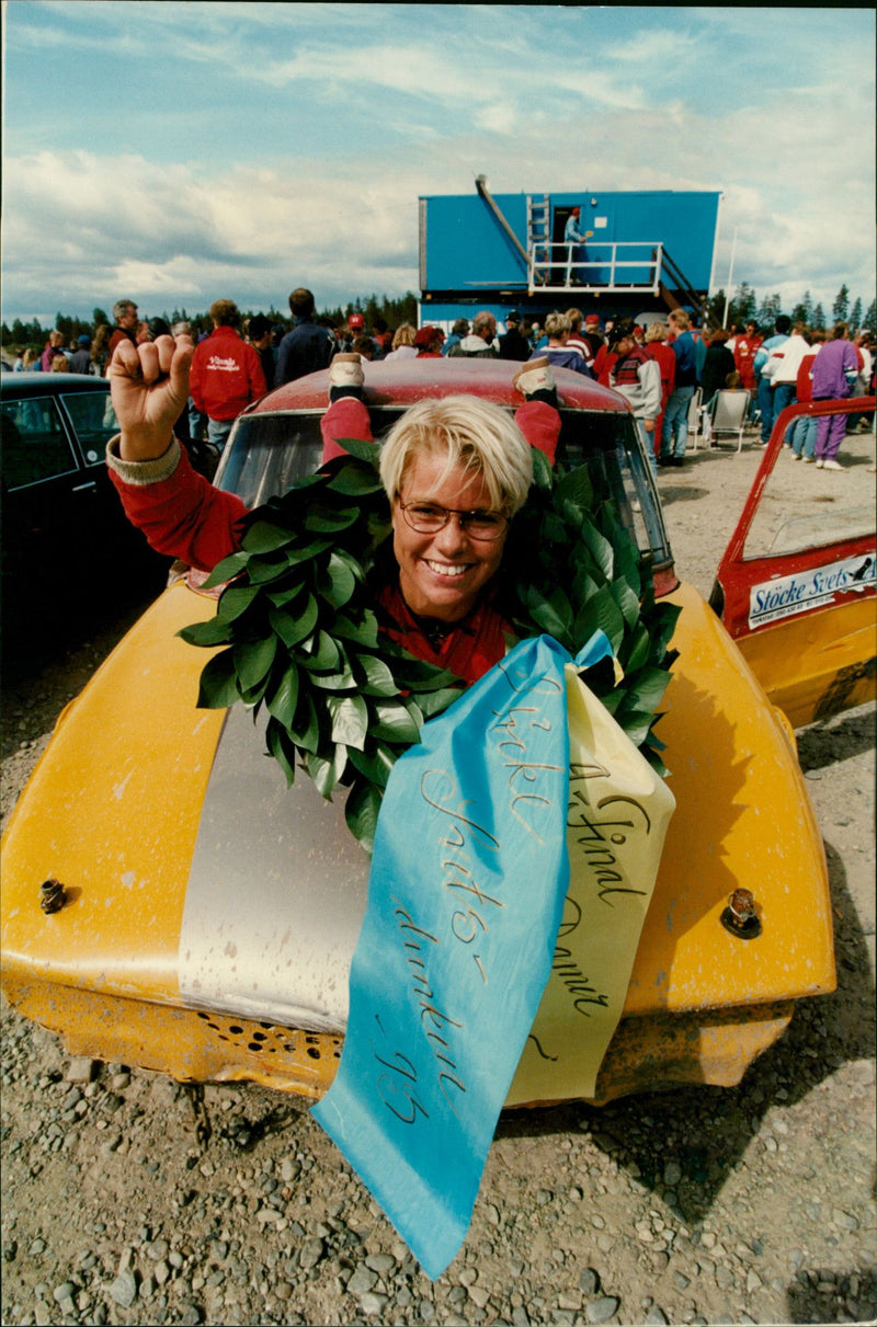 Camilla Jonsson, Umeå AK: s folkracetävling, vann damklassen - Vintage Photograph