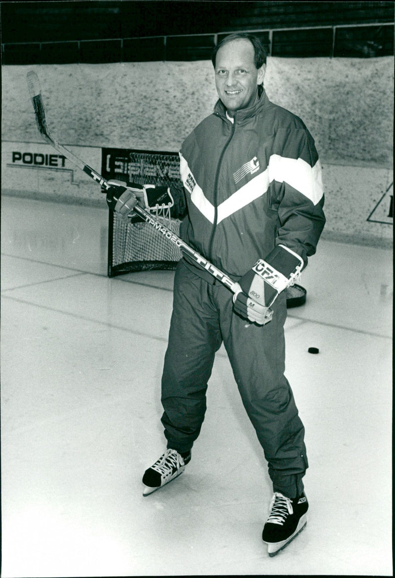 Tommy Sandlin, ishockey förbundskapten Tre Kronor - Vintage Photograph