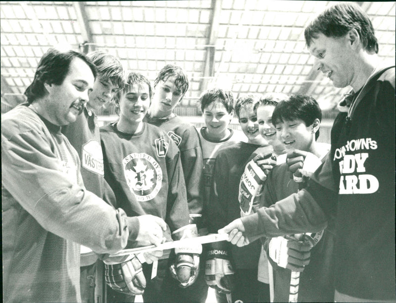 Ishockey. TV-pucken - Vintage Photograph