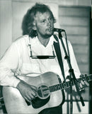 1989 SHELF OLA MUSICIAN EJINT MAGNELL DLA MAGUIELL ARTIST MUSIC FOLDER PERSONS - Vintage Photograph