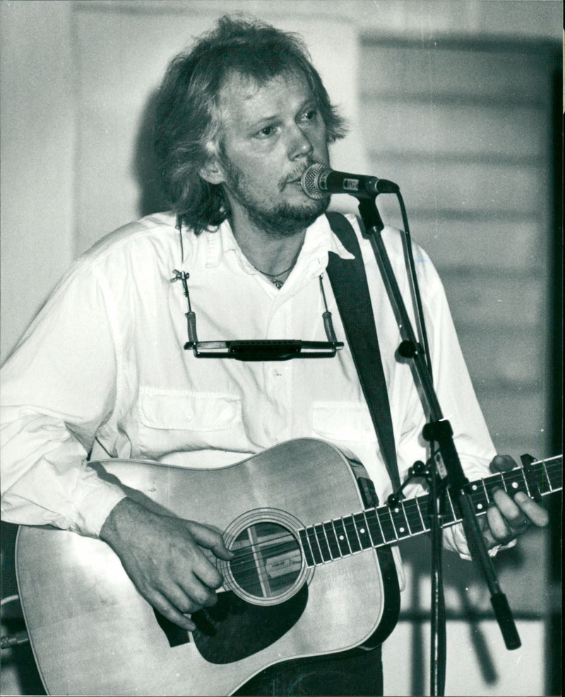 1989 SHELF OLA MUSICIAN EJINT MAGNELL DLA MAGUIELL ARTIST MUSIC FOLDER PERSONS - Vintage Photograph