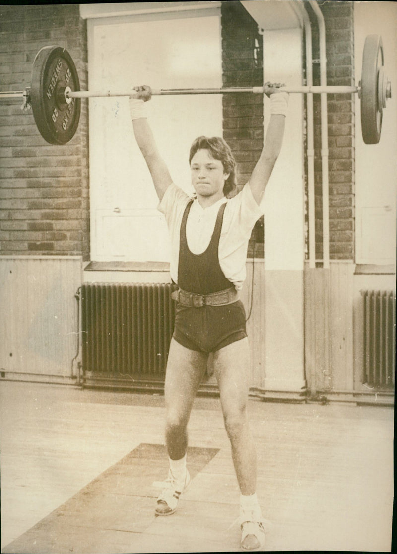 Stefan Isaksson, tyngdlyftning Vilhelmina IK - Vintage Photograph