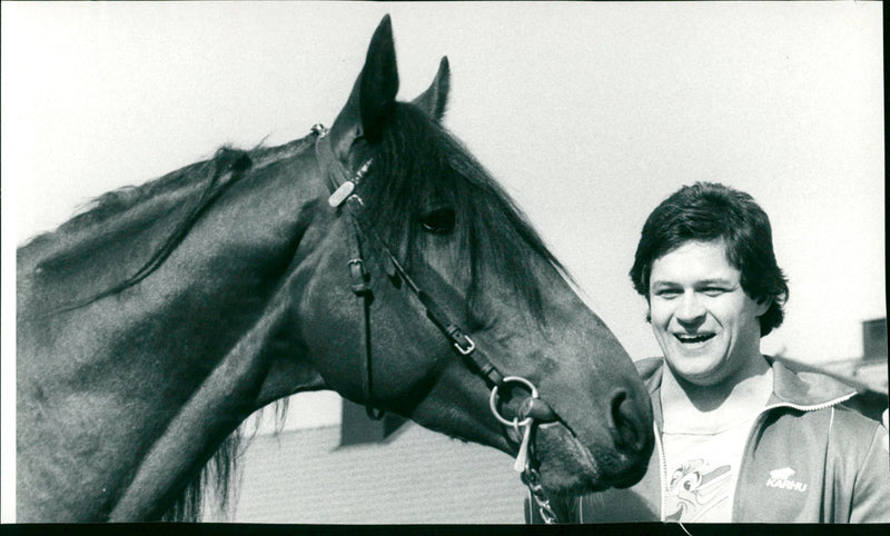 Leif Nilsson, tyngdlyftare, med hästen Plumona RS - Vintage Photograph