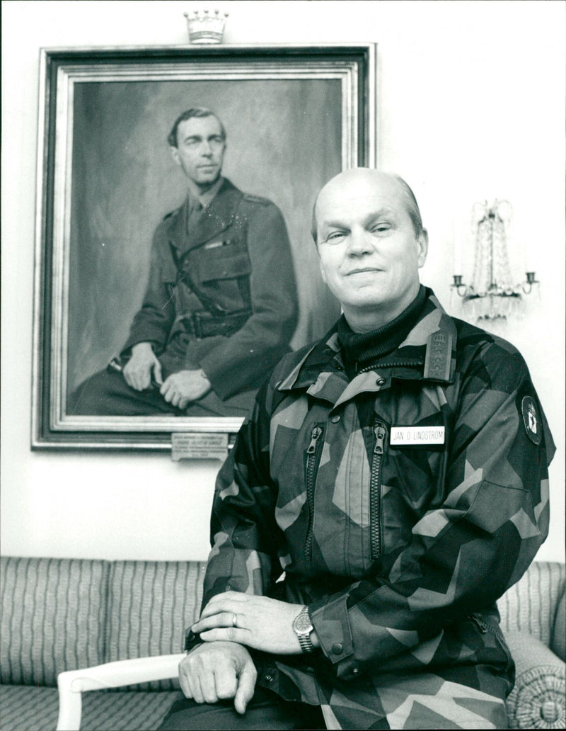 Jan O Lindström, regeringschef I 20 Umeå, Överste av första graden - Vintage Photograph