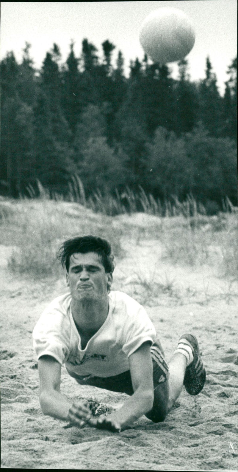 Lars Skånberg (Vännäs). Beach-Volley DM -84 - Vintage Photograph