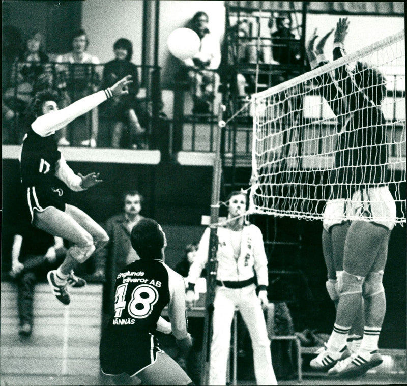 Volley-ball. Vännäs - Corona - Vintage Photograph