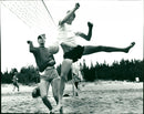 Lars Skånberg (Vännäs) och Per Hörnfeldt (Övik) Beach-Volley DM 84 - Vintage Photograph
