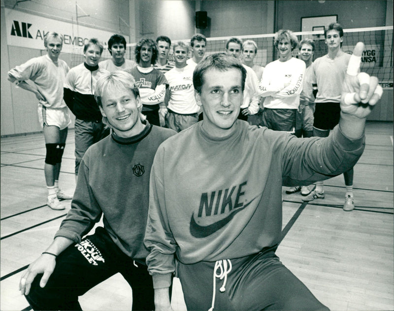 IKSU Volleyboll. Tränare Jörgen Moverare och Mikael Ljung - Vintage Photograph