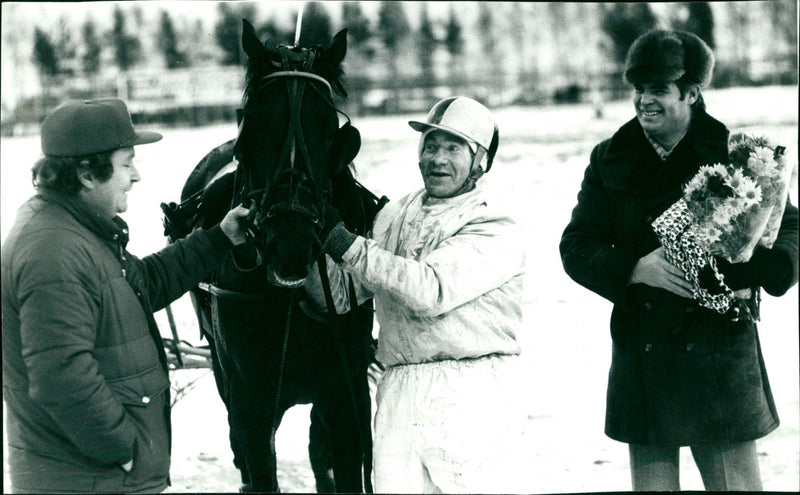 Topper med G Lennartsson, ägare T. Arctadins och P.E. Olsson - Vintage Photograph