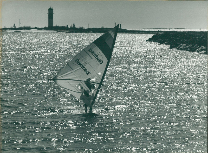 Vindsurfing - Vintage Photograph