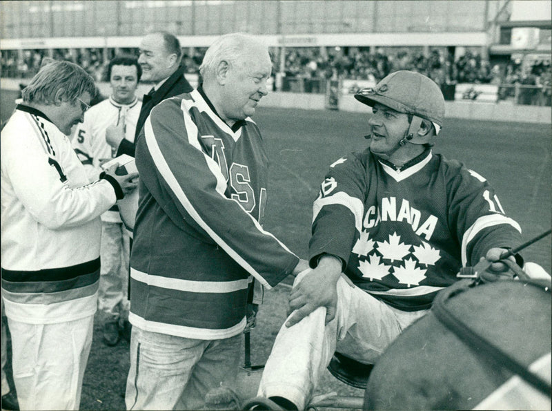 USA och Kanada representerade på Åbytravet - Vintage Photograph