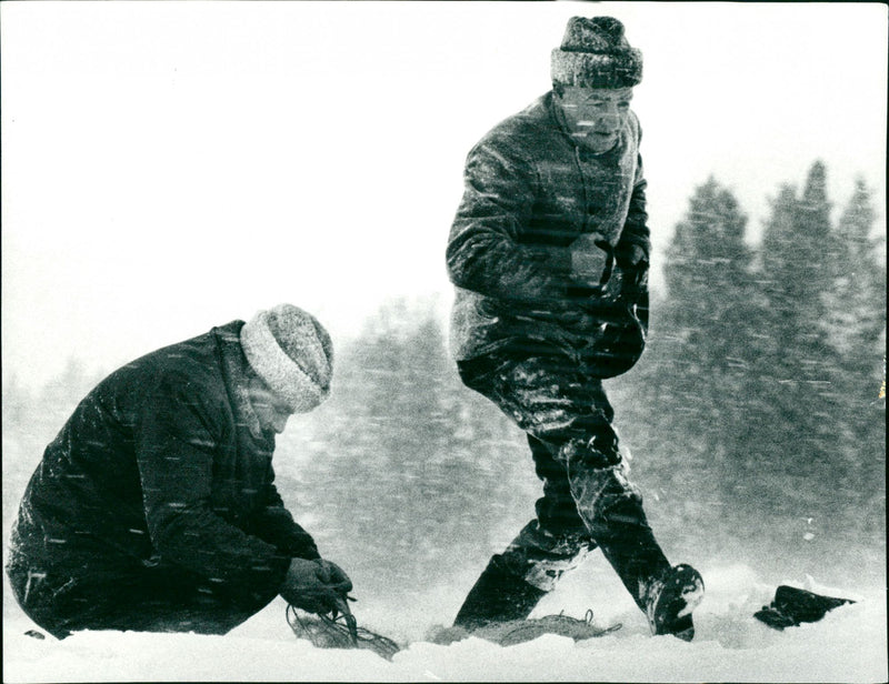 1971 FATHER LEK PROBLE SCERLEGGE AURTER NATURE - Vintage Photograph