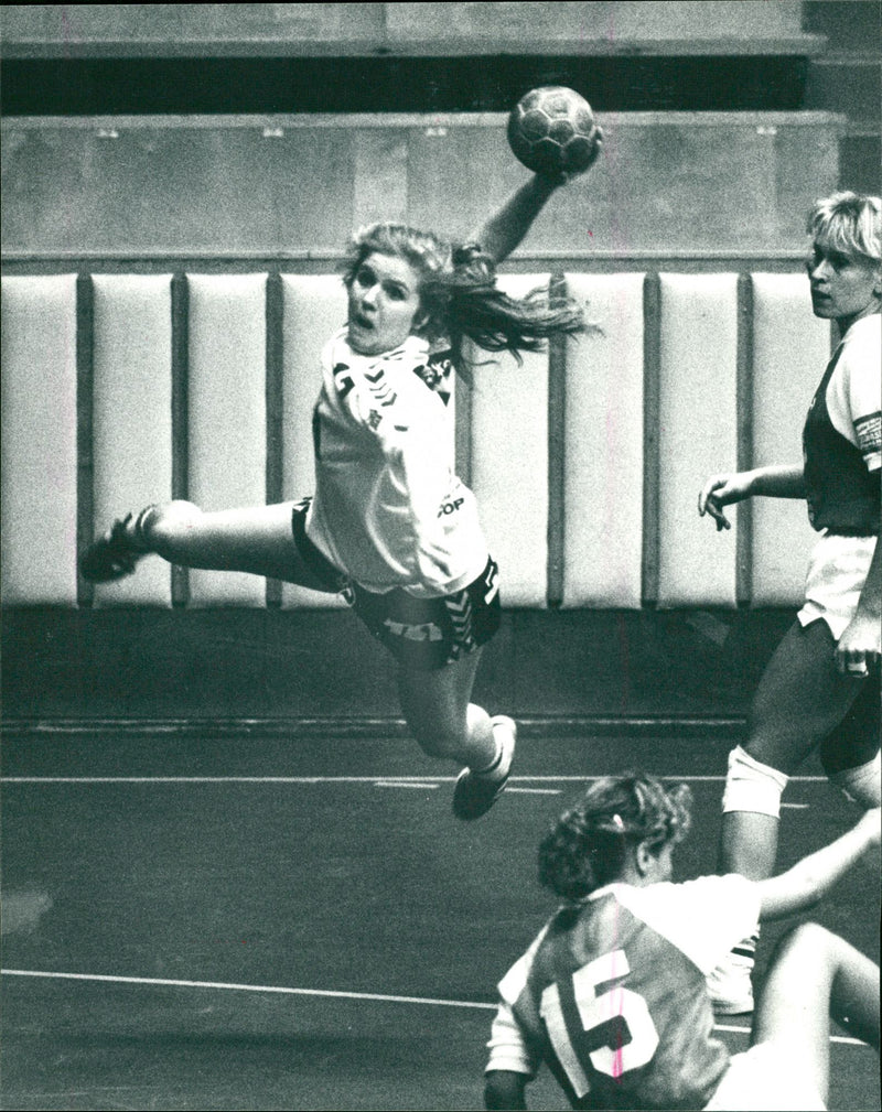 Sara Andersson, Handboll Umeå IK, UIK - Vintage Photograph