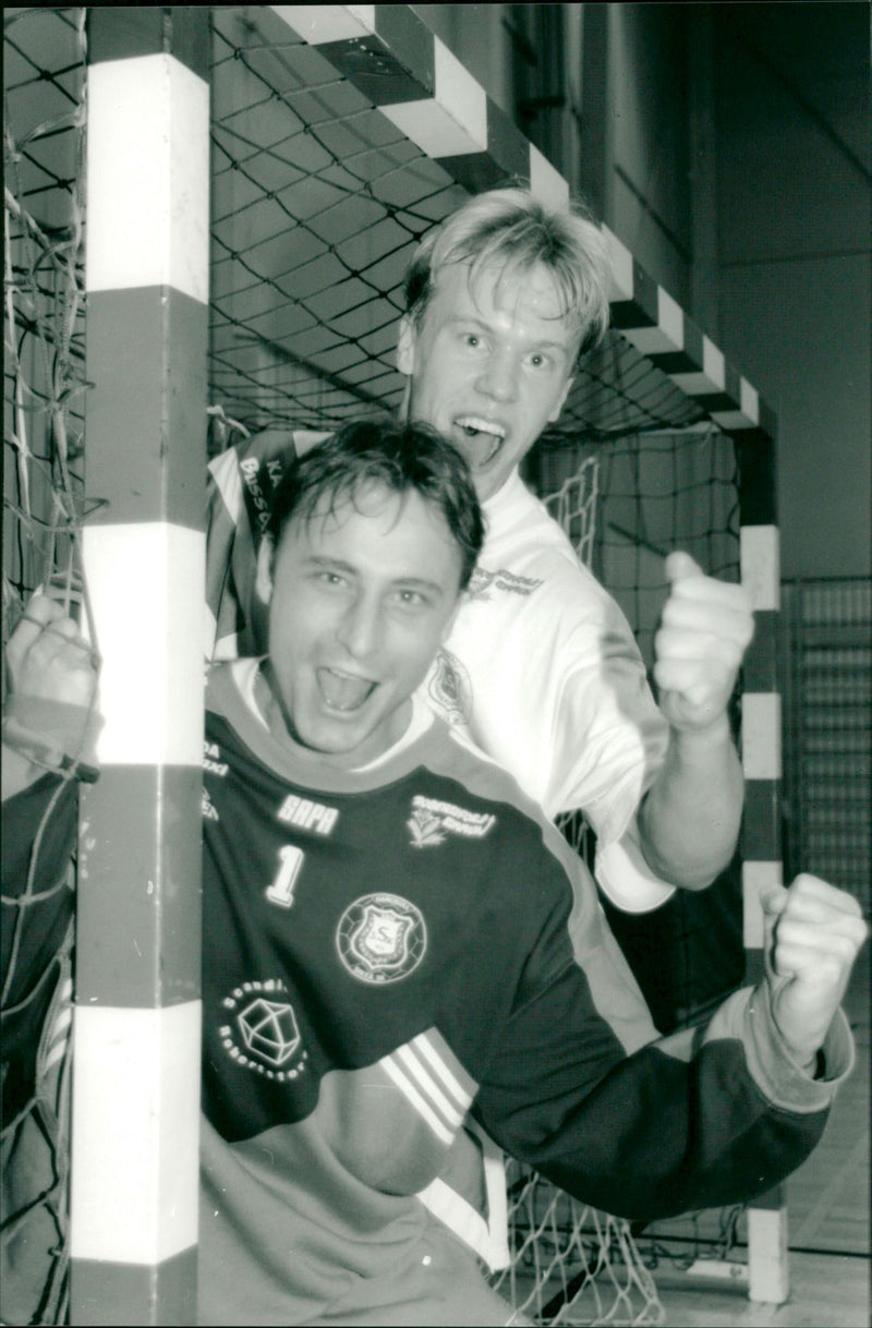 Patrik Nilsson och Magnus Lindberg, Sikeå handboll - Vintage Photograph