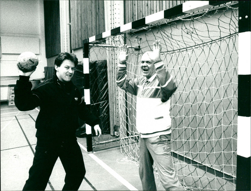 Per Olsson med sin gymnastiklärare Bill Larsson, handboll Umeå - Vintage Photograph