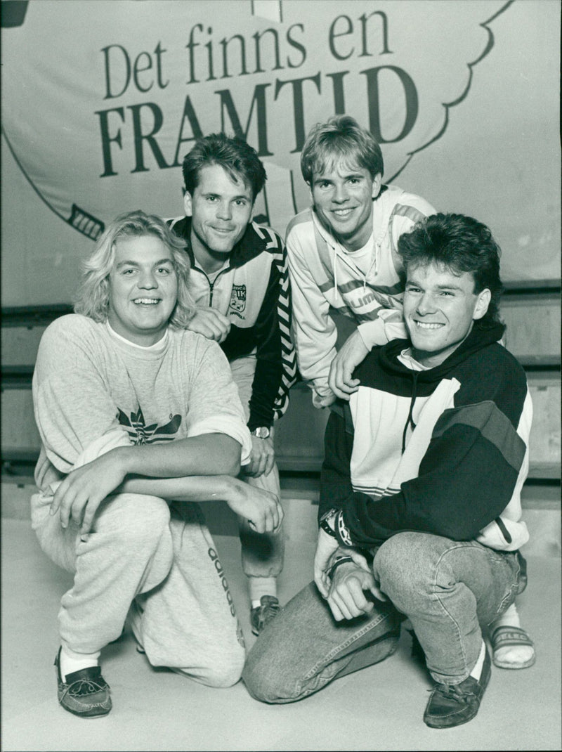 Handboll Umeå IK. Anders Alanärä, Janne Sjöstedt, Anders Rutqvist och Johan Lundberg - Vintage Photograph