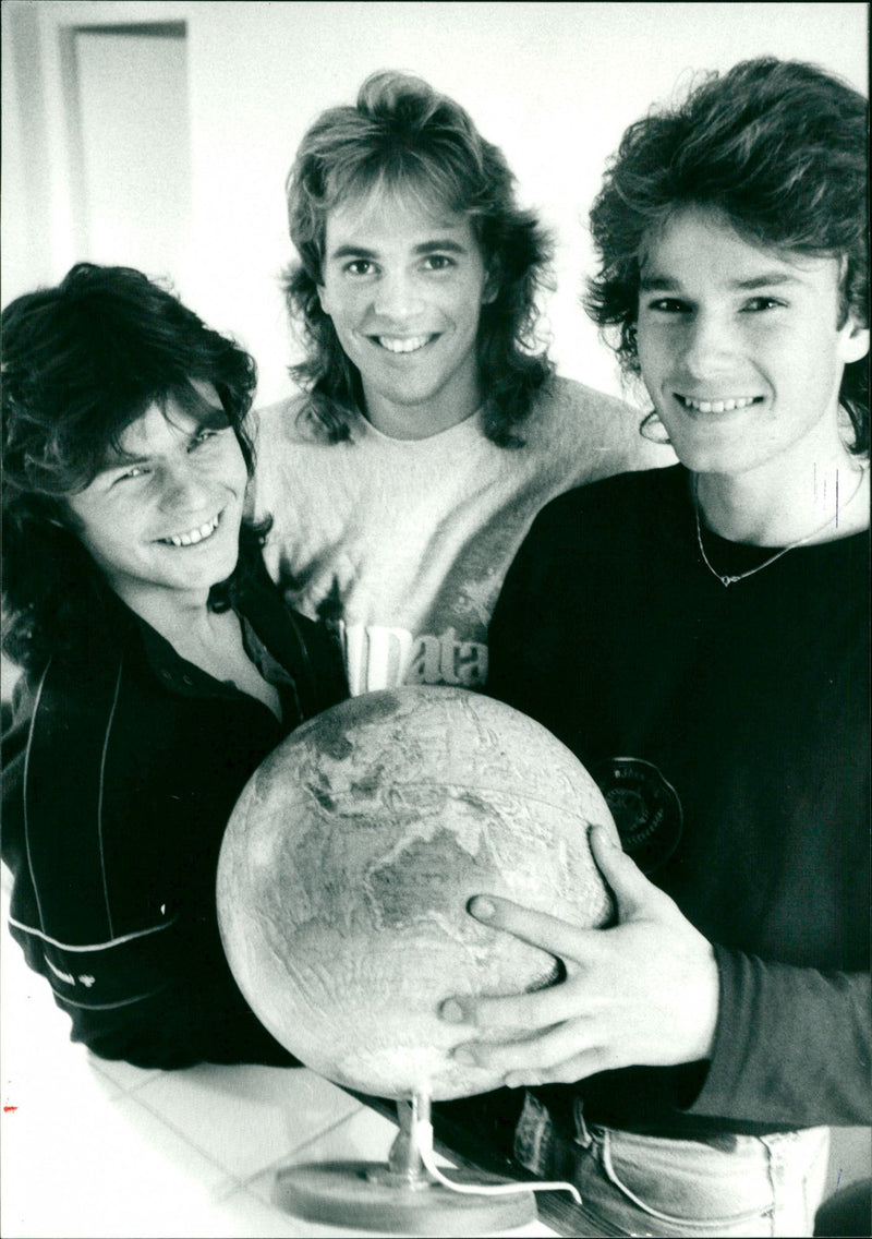 Christer Eriksson, Janne Sjöstedt och Johan Lundberg. Handboll UIK - Vintage Photograph