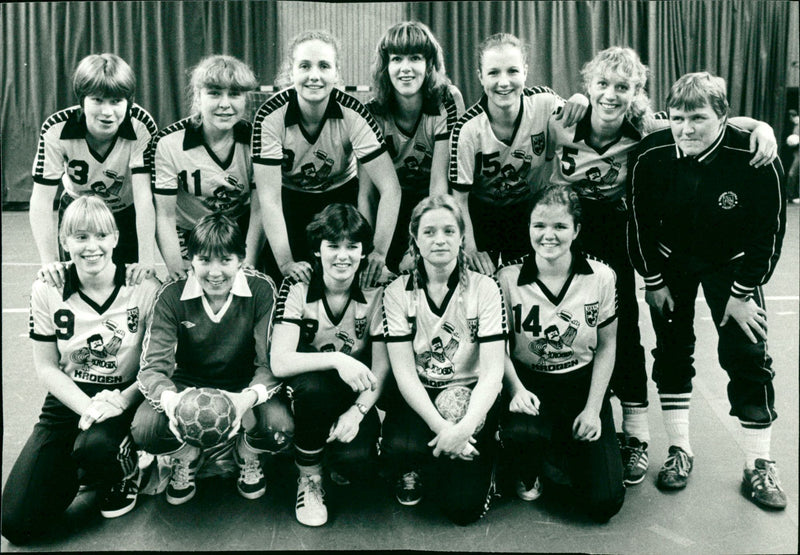 Handball Umeå IK, UIK ladies, team picture - Vintage Photograph