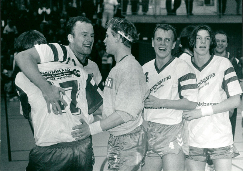 Nordmalings IF handboll jublar efter segern mot Brännan - Vintage Photograph