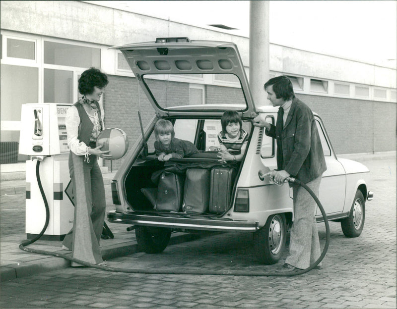 Renault 6/850 - Vintage Photograph