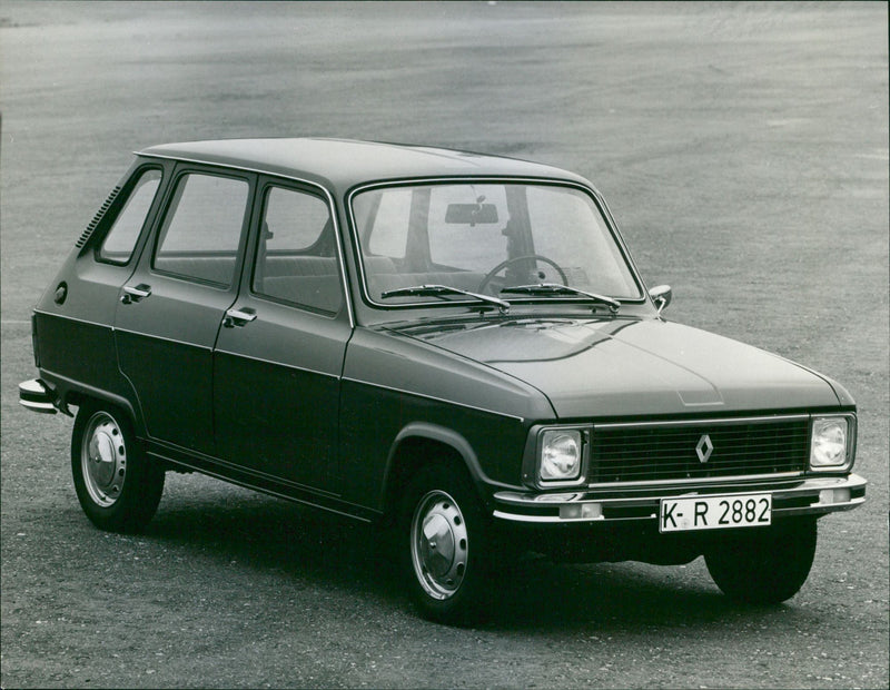 Renault 6 - Vintage Photograph