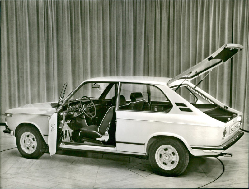 1971 BMW Touring 2002 tii - Vintage Photograph