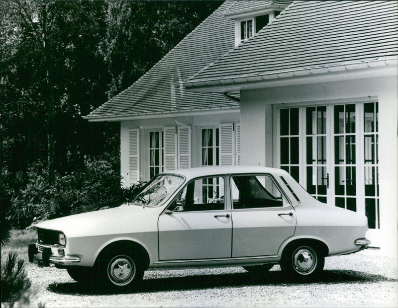 Renault 12 - Vintage Photograph