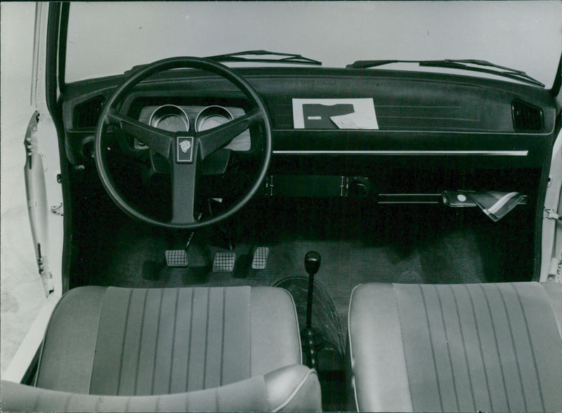 Peugeot 104 Berline's cockpit - Vintage Photograph