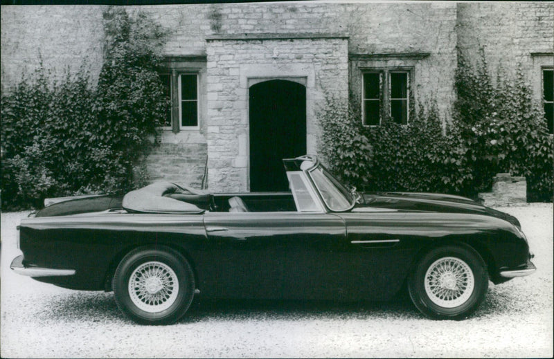 Aston Martin DB6 Volante - Vintage Photograph