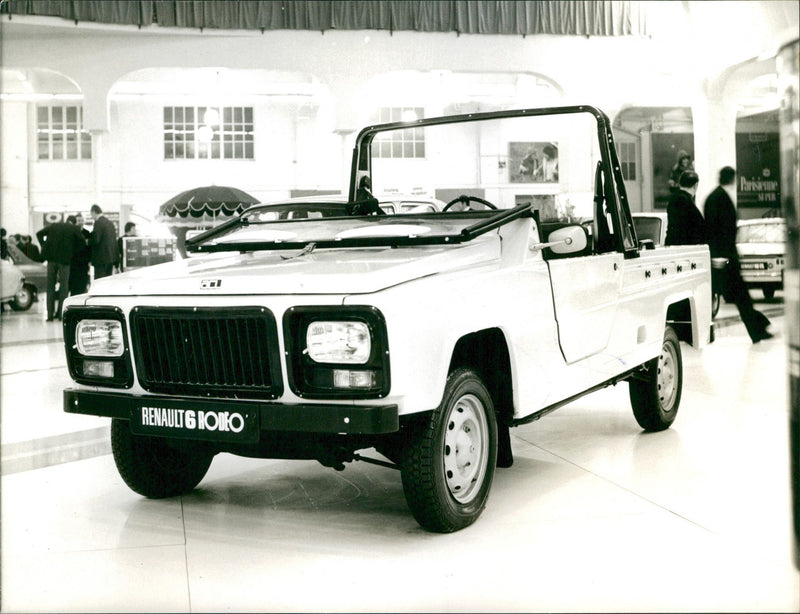 Renault 6 Rodeo - Vintage Photograph