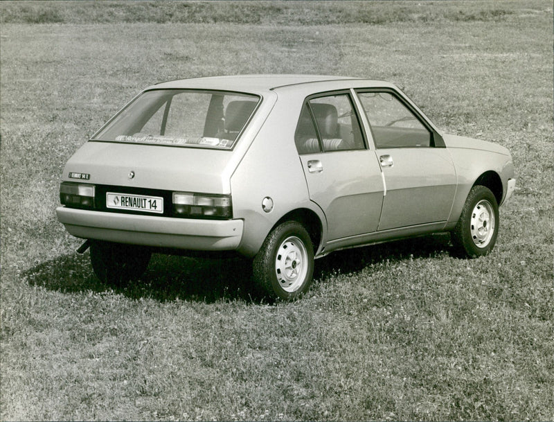 Renault 14 - Vintage Photograph