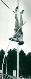 Patrik Sieurin, Umedalens IF, stavhoppar - Vintage Photograph