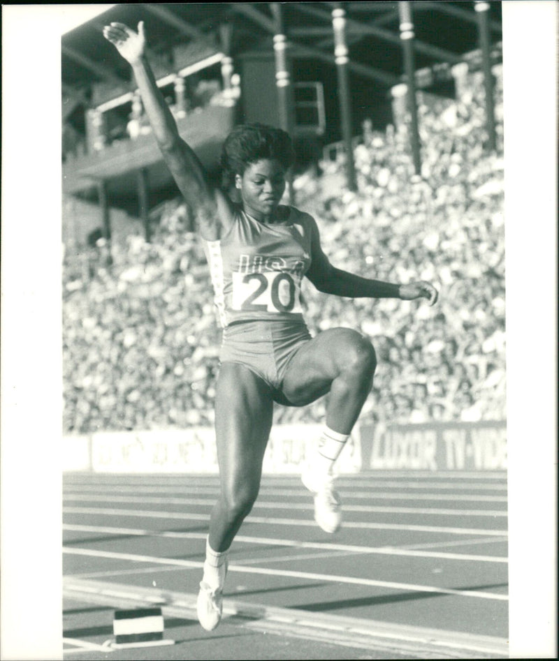 Carol Lewis, long jump USA - Vintage Photograph