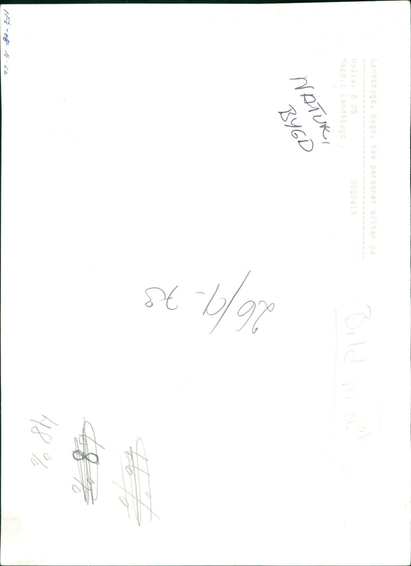 RURAL SHELF SITTING PEOPLE RURAL TO PICTURE FOLDER NATURE - Vintage Photograph