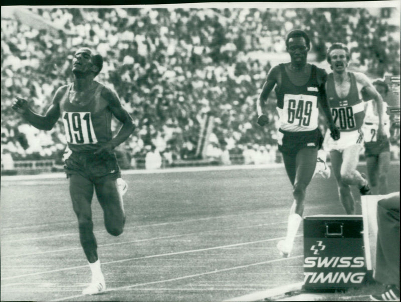 Miruts Yifter, Suleiman Nyambui and Kaarlo Maaninka in the 5000 meters Olympic Summer Games 1980 - Vintage Photograph