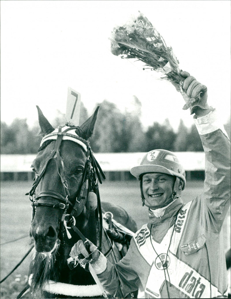 Jan-Erik Eriksson med Goldhorse - Vintage Photograph