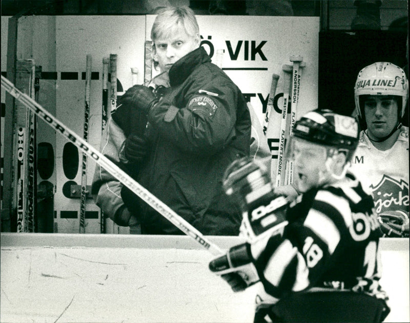 Hans "Virus" Lindberg, tränare Björklöven - Vintage Photograph