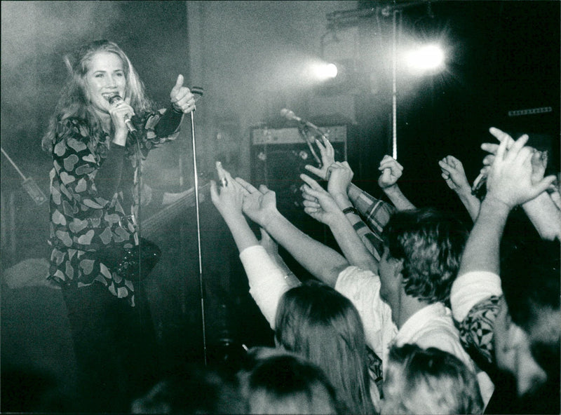 MUSIC PERSONS SCHUTZ PEOPLE OVK ARTIST IRMA JOHAN GUNSEUS UMEA - Vintage Photograph