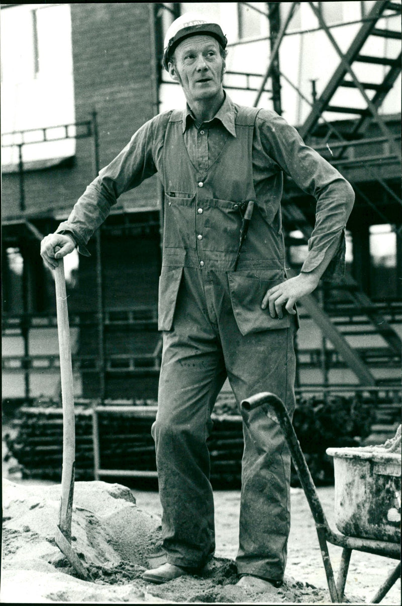 Bertil Johansson, författare och byggnadsarbetare - Vintage Photograph
