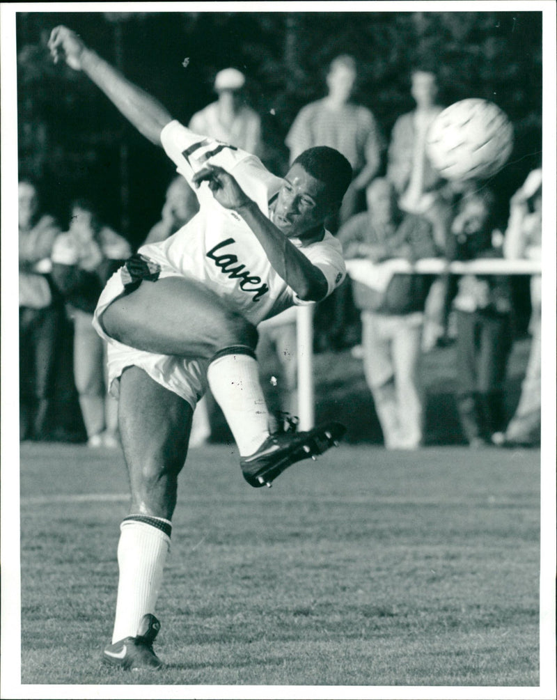 Brian Deane, Sheffield United - Vintage Photograph