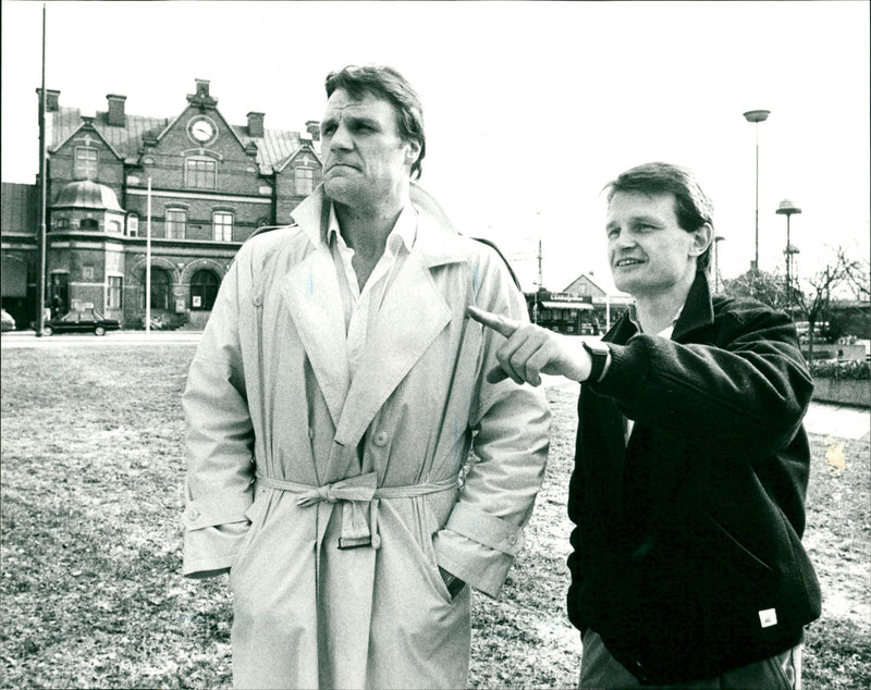 Boxing. Anders "Lillen" Eklund with trainer Leo Vainonen - Vintage Photograph