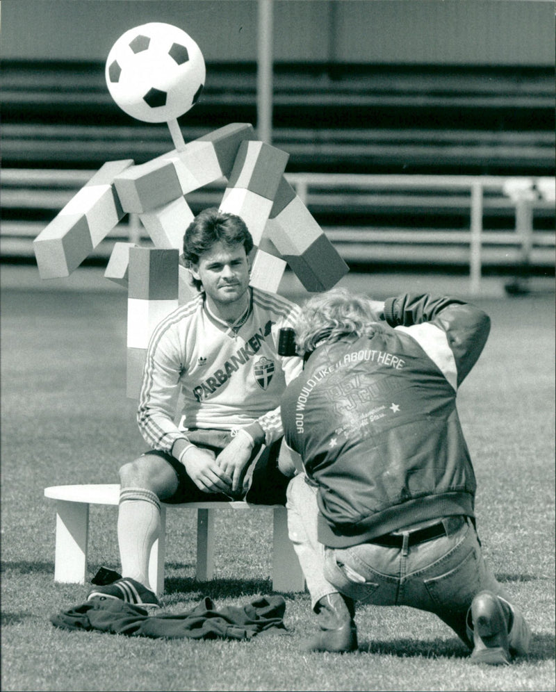 Anders Limpar - Vintage Photograph