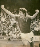 1987 UMBRO BOBBY ROBSON PRESENCE IMAGE CODE FOLBOU SHELF - Vintage Photograph