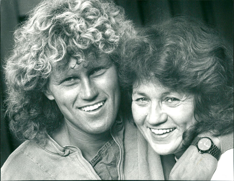 Roger "Bullen" Hägglund med mamma Anna-Liz - Vintage Photograph