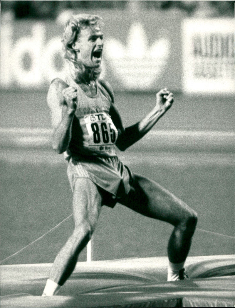 Patrik Sjöberg tar VM-guld i Rom 1987 - Vintage Photograph
