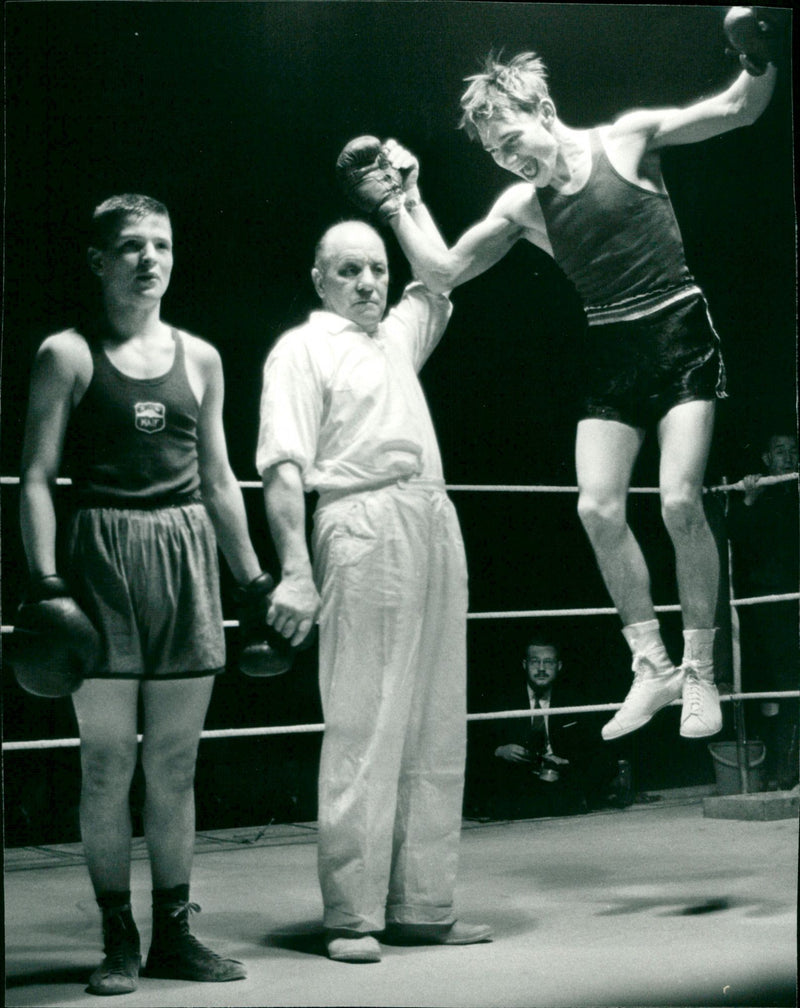 Paul Seijboldt jumps at the victory against Kjell Ågren - Vintage Photograph